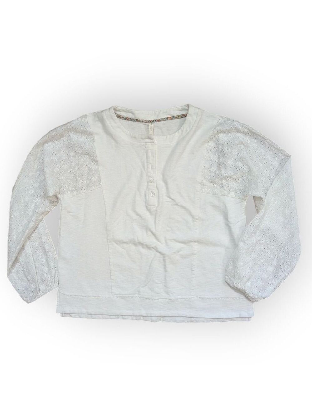 Mia & Tess White Eyelet Henley Tee Medium
